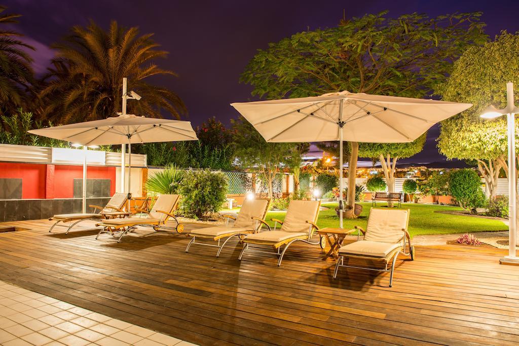 Siesta Suites Maspalomas  Buitenkant foto